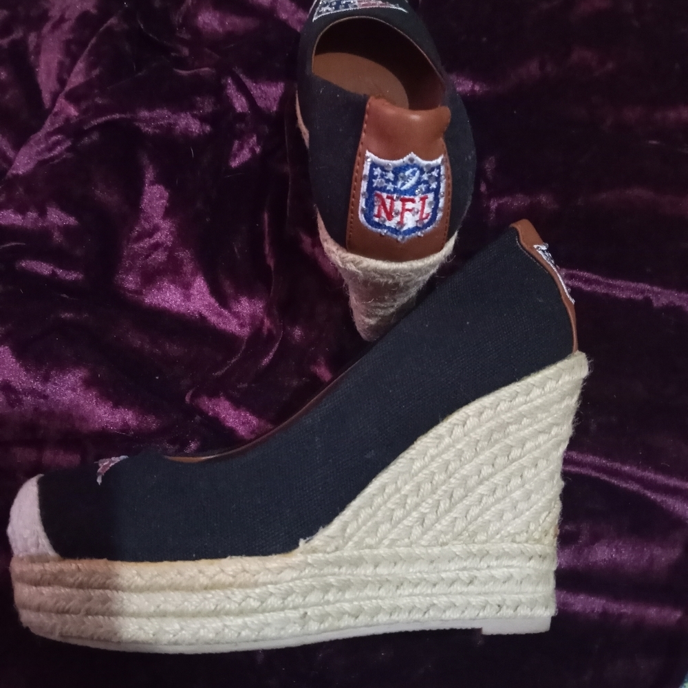 NFL patriots womens wedges sz 37.5